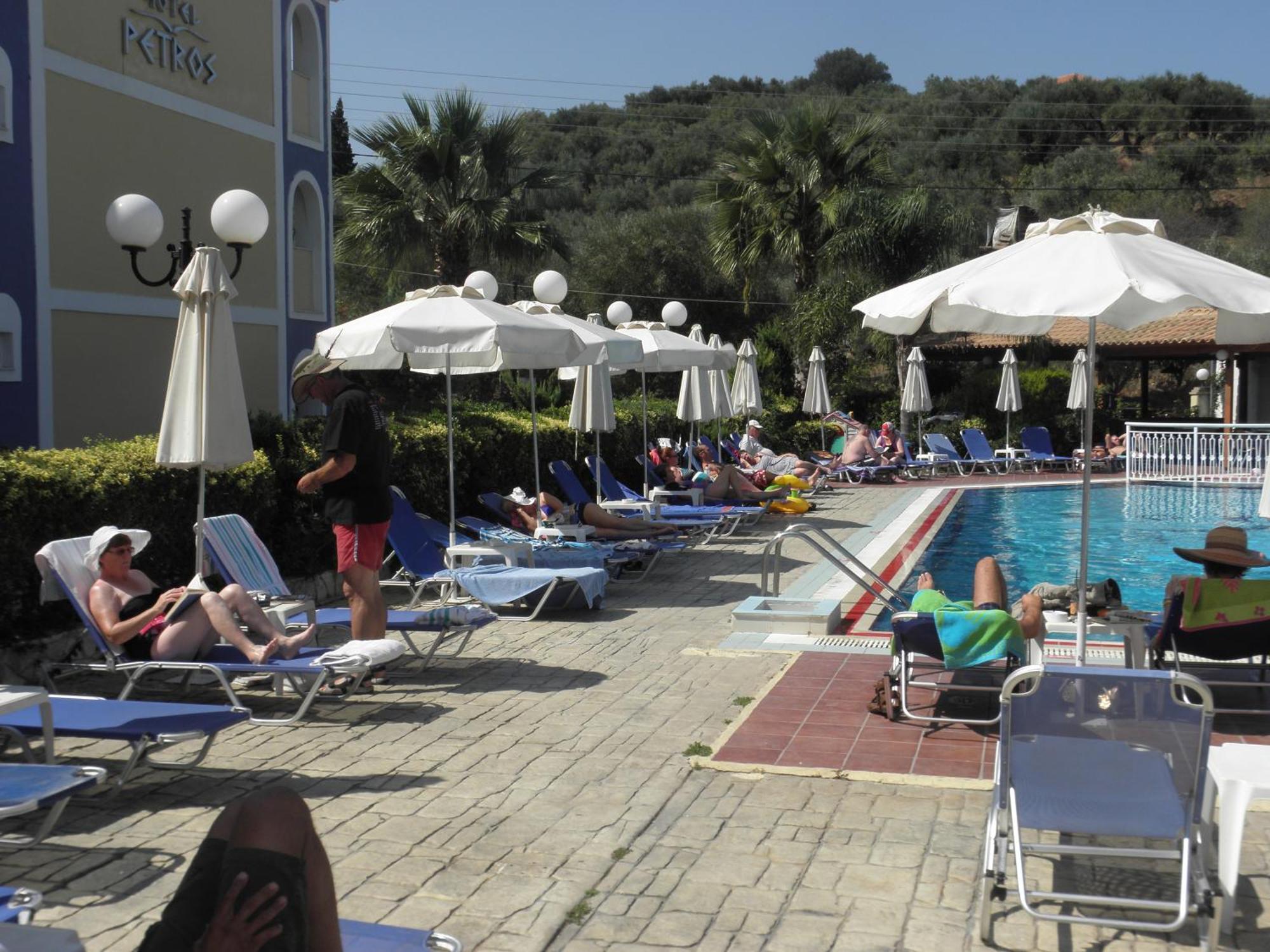 Hotel Petros Tsilivi  Exterior foto